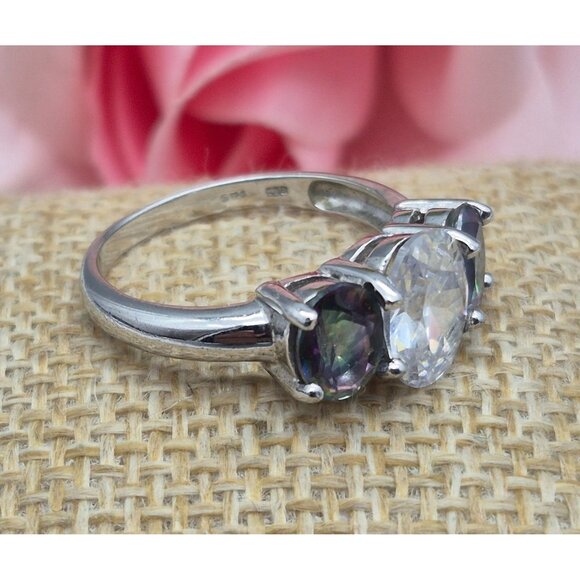 Silver Tone Cocktail Fashion Ring Clear & Iridescent Crystals Size 7 MINT - Picture 2 of 9